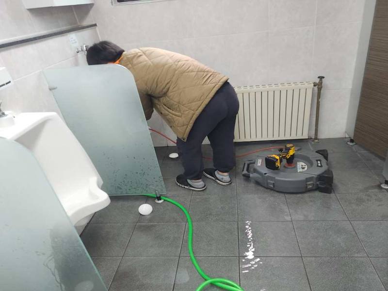 고양 소변기막힘 작업사례 1